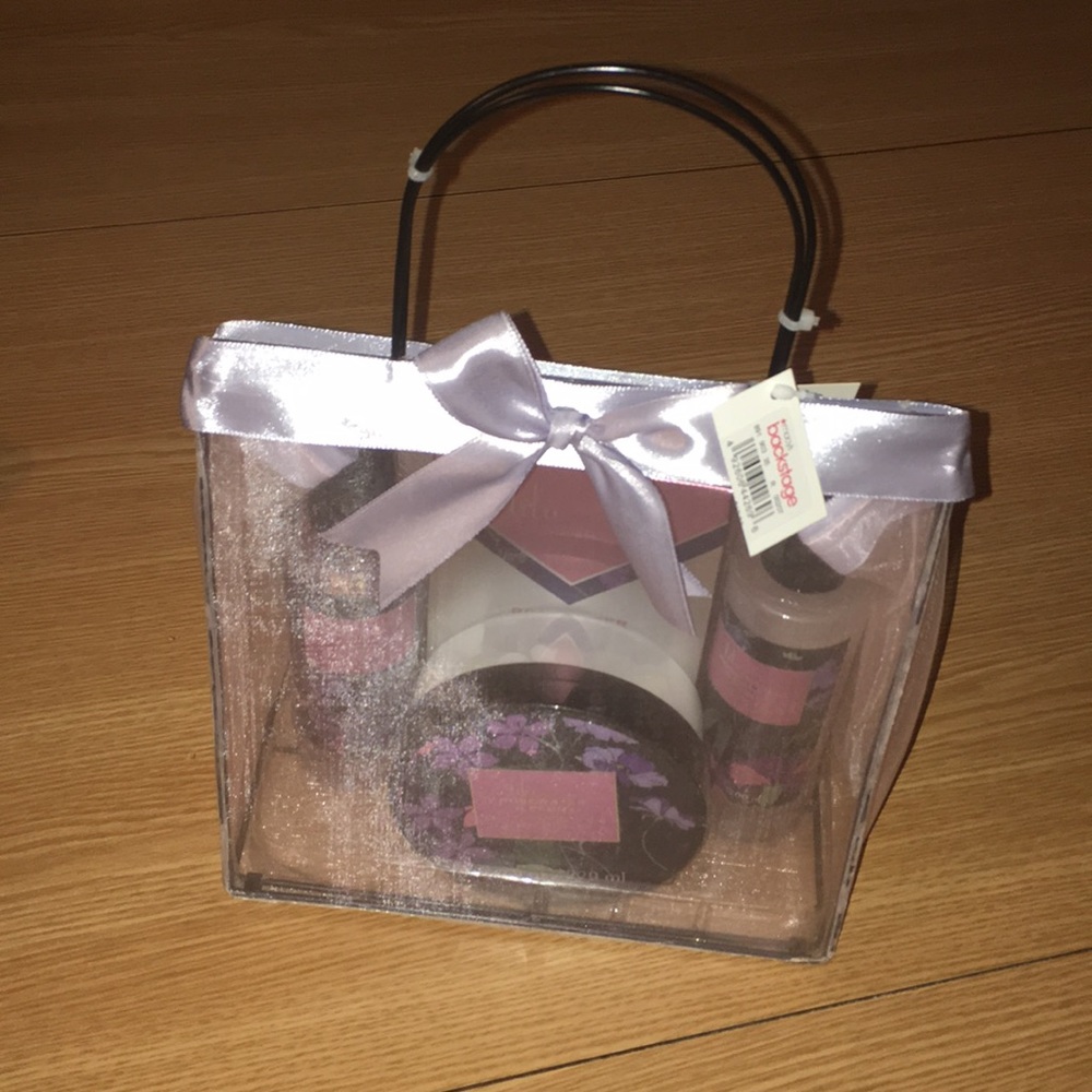 NWT Lila Grace Rosewater and Peony Bath Gift Set